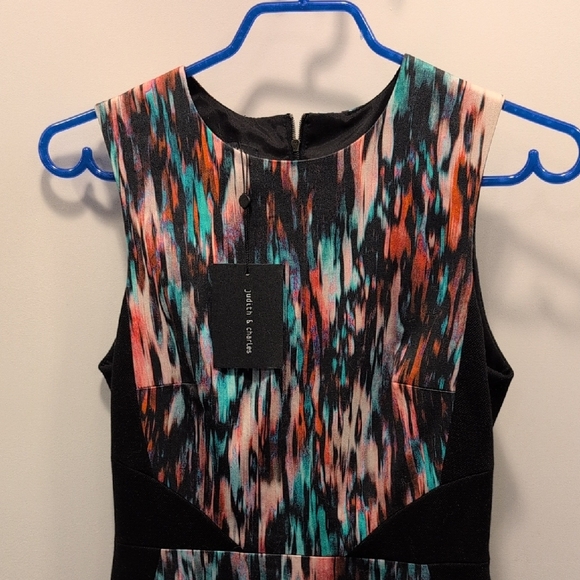 Colorful Patterned Sleeveless Dress - Picture 2 of 5